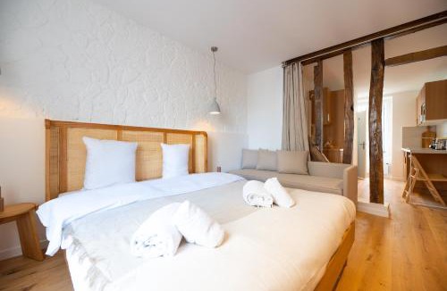 Montmartre Apartment | Montmartre lovers