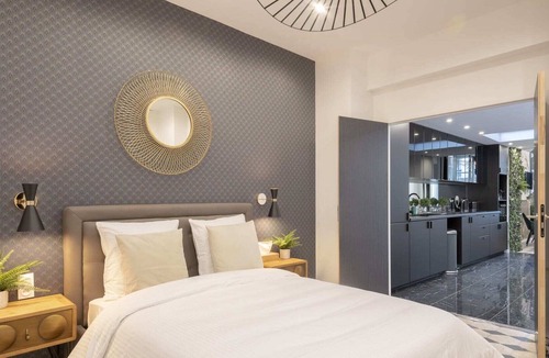 Quartier Sainte-Avoye Apartment | Montmorency I - Two Bedroom Apartment, Sleeps 6