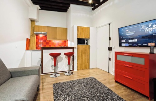 Quartier du Mail Apartment | Montorgueil 1 Bedroom Apartment With Kitchen