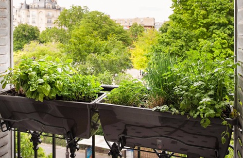 3rd Arrondissement Apartment | NEW Stunning Marais View - Luxury 3 Bedrooms w/En Suite Bathrms & AC, Elevator