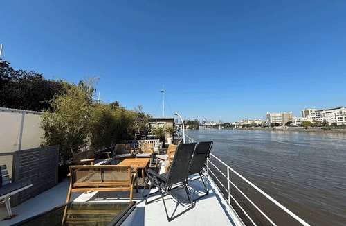 Levallois-Perret Boat Rental | Péniche avec magnifique vue et à 15 minutes des Champs Elysées.