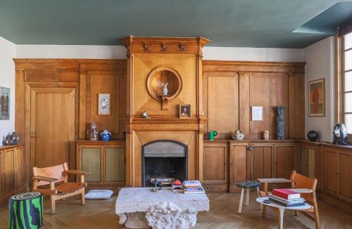 L'Europe Apartment | Parc Monceau Artist's Atelier