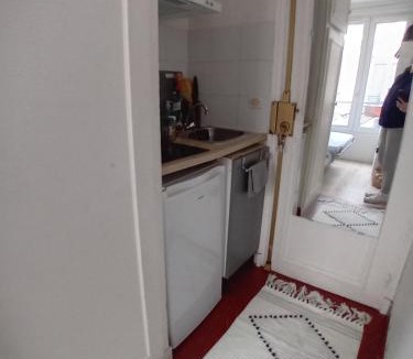 Quartier de la Folie-Mericourt Apartment | Paris 11 Studio