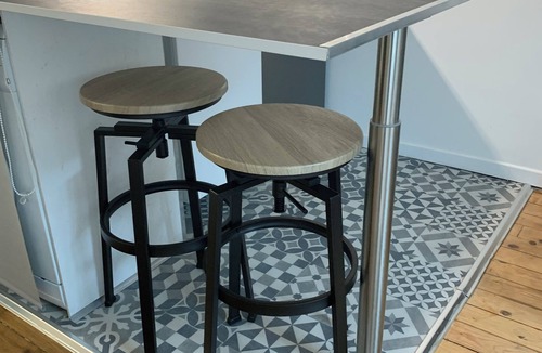 Epinettes Apartment | Paris au Pied du Metro Porte de St Ouen Idéal Pour Quelques Jours