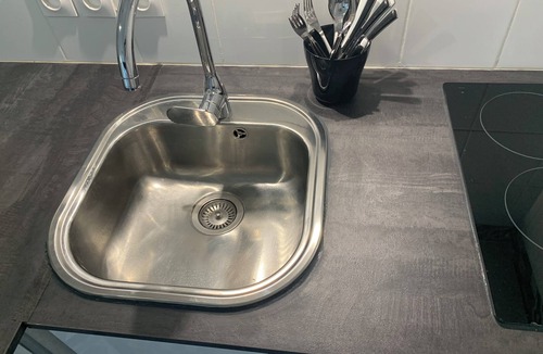 Epinettes Apartment | Paris au Pied du Metro Porte de St Ouen Idéal Pour Quelques Jours
