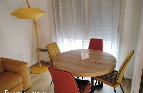 Combat Apartment | Paris Buttes Chaumont