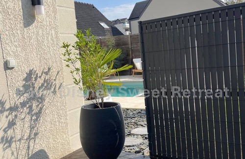 Esbly Cottage | Paris Disney Sweet Retreat