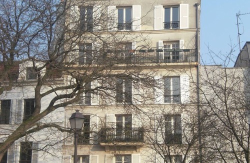 Montmartre Apartment | Paris Hilltop Montmartre, Artist Loft, breathtaking views, piano, yoga space.n