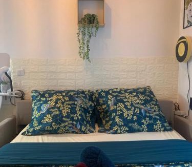 Amerique Apartment | Paris studio cosy climatisé
