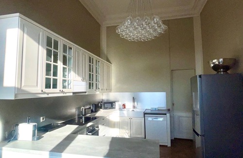 Quartier de la Place-Vendome Apartment | Paris ❤️Stunning View❤️ Tuileries Garden and Louvre Apt ❤️4/5 Bdr 8/10P