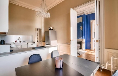 Quartier de la Place-Vendome Apartment | Paris ❤️Stunning View❤️ Tuileries Garden and Louvre Apt ❤️4/5 Bdr 8/10P