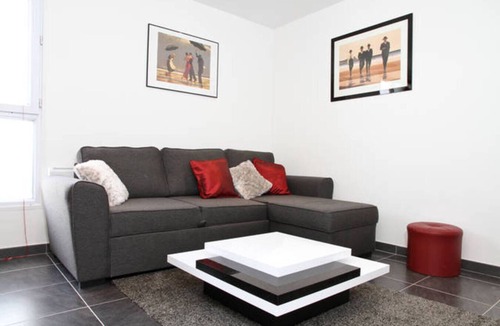 Les Puces de Saint-Ouen Apartment | Parking Gratuit Métro 4 By Locasa