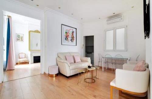 Quartier de la Folie-Mericourt Apartment | Pick A Flat's Apartment in République - Avenue de la République