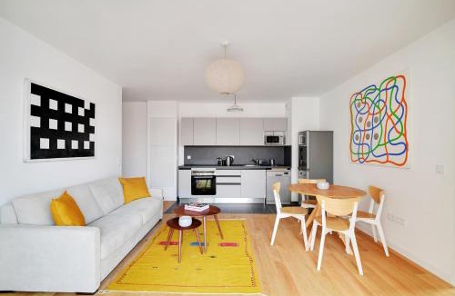 Clichy Apartment | Pick A Flat's Apartments with Terrace in Clichy - Boulevard Jean-Jaures