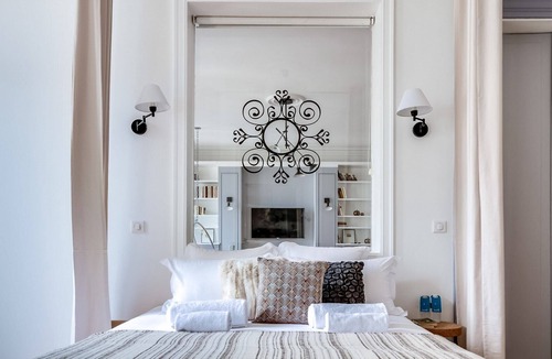 Faubourg-du-Roule Apartment | Ponthieu I - Three Bedroom Apartment, Sleeps 9