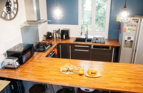 Les Gondoles House | Pretty bungalow with garden and barbecue