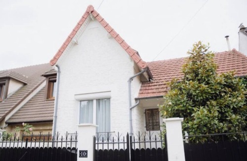 Les Gondoles House | Pretty bungalow with garden and barbecue