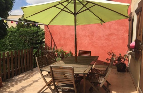 Montreuil Resort | Private room ∙ 5 guests