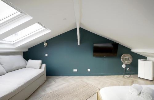 Parc-de-Montsouris Apartment | Relish Best Paris Baguette in Light-Filled Duplex