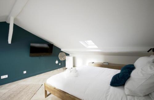 Parc-de-Montsouris Apartment | Relish Best Paris Baguette in Light-Filled Duplex