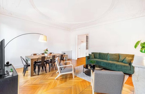 Sorbonne Apartment | RIGHT IN FRONT OF NOTRE-DAME AT QUAI SAINT-MICHEL – 160 M² - 4 BEDROOM