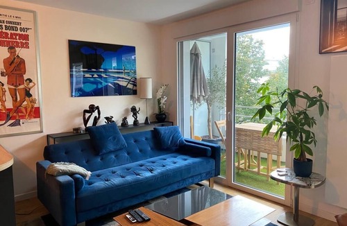Clichy Apartment | Seine Serenity: Quaint 2BR Haven Near Arc de Triomphe with Balcony Bliss