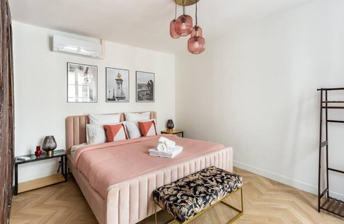 Strasbourg -Saint-Denis Apartment | SophieStay - Contemporary Apt- King Size Bed