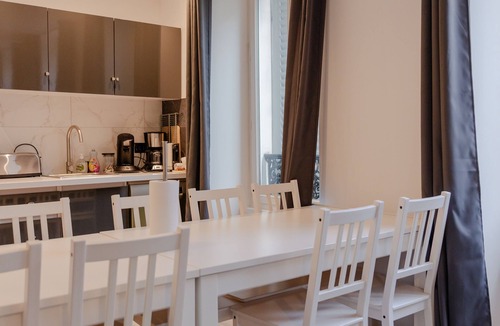 Vignerons Apartment | Spacious 3-bedroom apartment with AC and WiFi in charming Vincennes