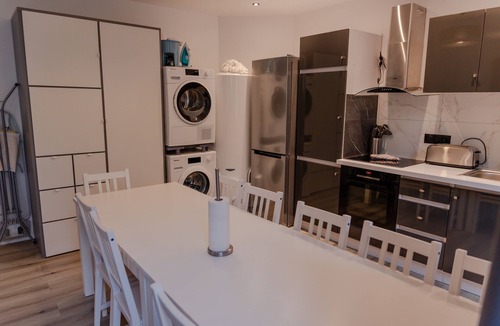 Vignerons Apartment | Spacious 3-bedroom apartment with AC and WiFi in charming Vincennes