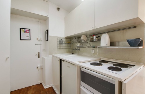 Enfants-Rouges Apartment | Spacious furnished studio Paris, Marais, Carreau du Temple