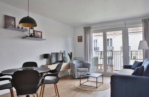 Les Puces de Saint-Ouen Apartment | Starred in SO/JO: free metro pass