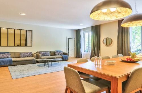 Bonne-Nouvelle Apartment | Streets Montorgueil, Quincampoix and Tiquetonne- Feel the Parisian Heartbeat
