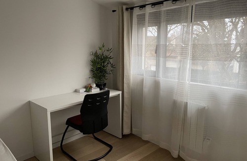 Garches Apartment | Studio 2 Adultes - Saint Cloud - Accès Direct Paris et Roland Garros