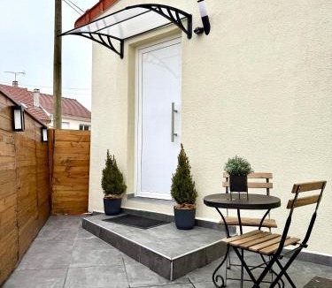 Les Boutareines Apartment | Studio 2 people Half Chemin Paris and Disneyland