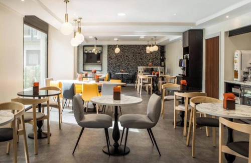 Gambetta Apartment | Studio Deluxe In the heart of La Défense Paris