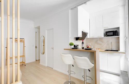 Quartier du Faubourg-Montmartre Apartment | Studio Luxe, Cœur de Paris