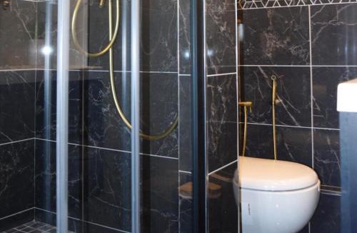 Le Kremlin-Bicetre Apartment | Studio - Sleeps 2 - WiFi - Aircon