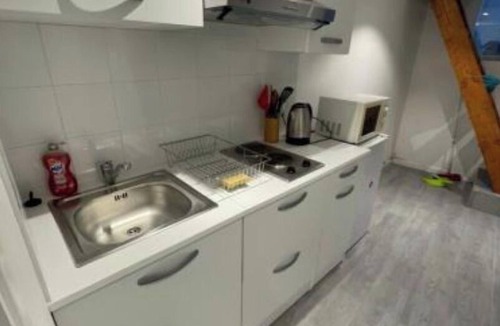 Joinville-le-Pont House | Studio with patio