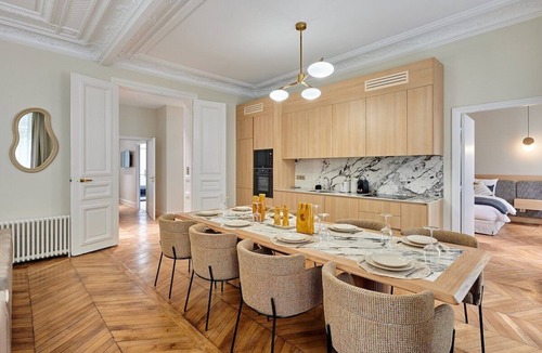 L'Europe Apartment | Sublime apartment in the center of Paris