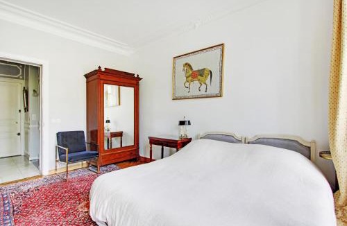 Chaillot Bed & Breakfast | Suite junior avec balcon et vue sur Arc de Triomphe