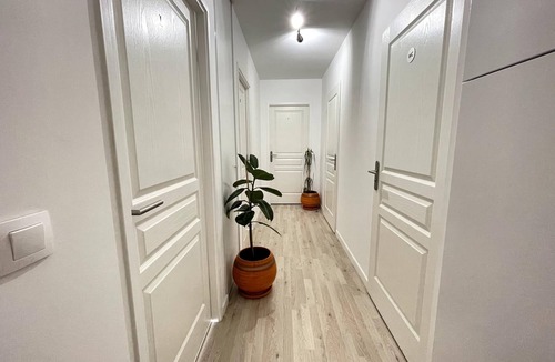 Bagneux Apartment | Superb apartment in T3 residence (Air conditioning and parking options)