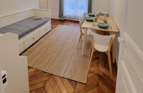 Combat Apartment | Superbe appartement Parisien Entièrement rénové