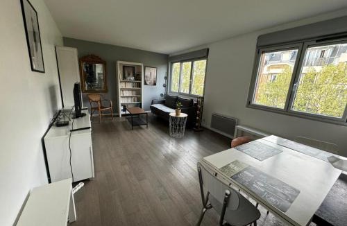 Combat Apartment | Superbe appartement Paris Centre - Buttes Chaumont