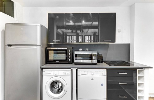 Quartier de la Folie-Mericourt Apartment | TBS 157 : Rudy - Spacious loft in Oberkampf