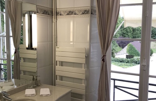 Sancy Bed & Breakfast | The Château de Sancy residence