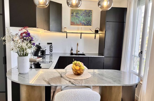 Bry-sur-Marne Apartment | The Van Gogh Appart 3'RER 11'Paris 23'Disney