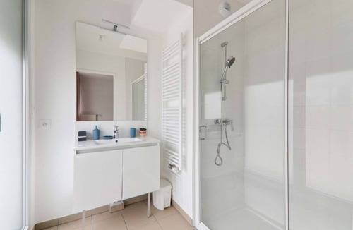 Noisy-le-Grand Apartment | Three-bedroom-apartment with balcony and parking