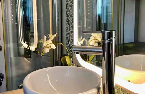 Champs-sur-Marne Bed & Breakfast | Tiny Housse Between Disneyland and Paris Ligne RER À