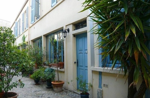 Quartier de la Folie-Mericourt Apartment | To rent small charming house (70m2), 2 p!ecies, the center of Paris