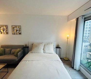 Grenelle Apartment | Tour Eiffel Bir Hakeim 2